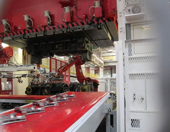 A Peek inside the Tesla Factory – Model S Countdown