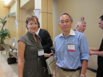 Steven Chu shares cooking tips with Alison van Diggelen of Fresh Dialogues